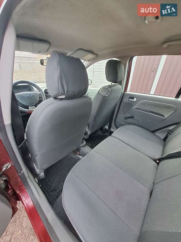 Хетчбек Ford Fusion 2003 в Безлюдівці