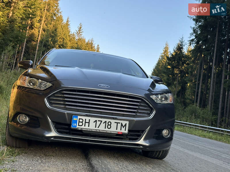 Седан Ford Fusion 2015 в Одесі