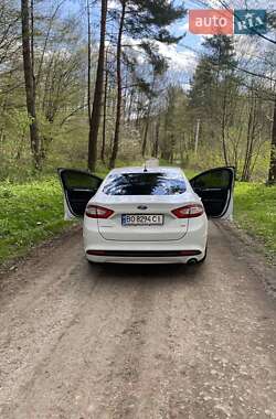 Седан Ford Fusion 2015 в 