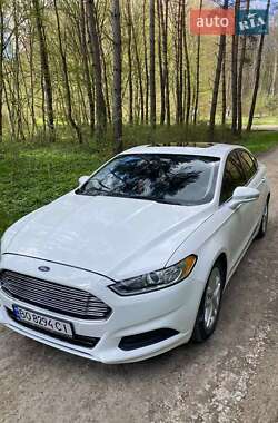 Седан Ford Fusion 2015 в 