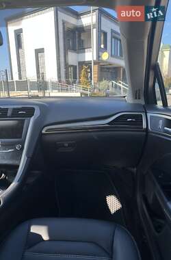 Седан Ford Fusion 2014 в 