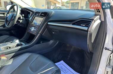 Седан Ford Fusion 2020 в 
