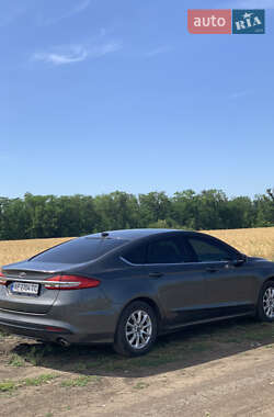 Седан Ford Fusion 2016 в 