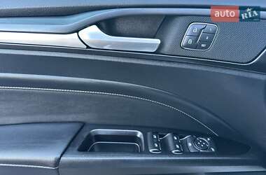 Седан Ford Fusion 2019 в 