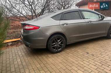 Седан Ford Fusion 2013 в 