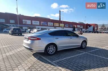 Седан Ford Fusion 2015 в 