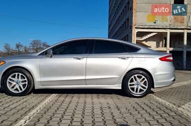 Седан Ford Fusion 2015 в 