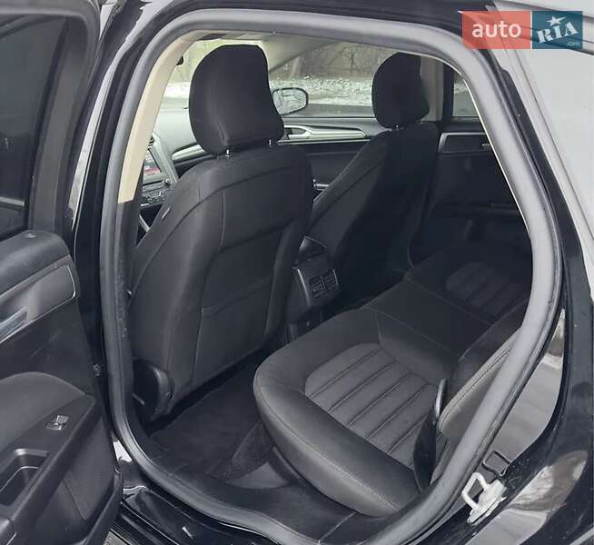 Седан Ford Fusion 2017 в Львове