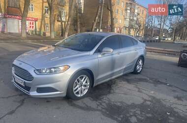 Седан Ford Fusion 2016 в 