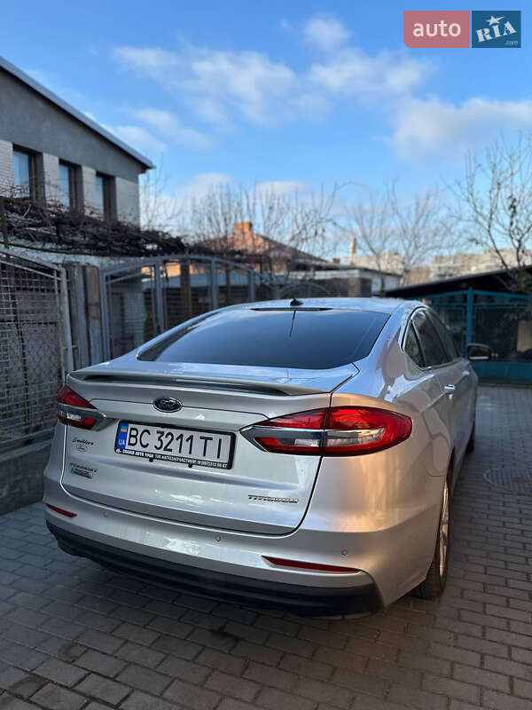 Седан Ford Fusion 2019 в Львове
