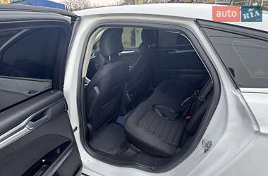 Седан Ford Fusion 2014 в 
