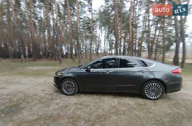 Седан Ford Fusion 2016 в 