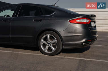 Седан Ford Fusion 2016 в Львове
