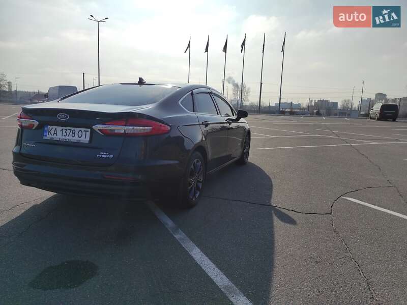 Седан Ford Fusion 2018 в Киеве