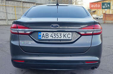 Седан Ford Fusion 2017 в 