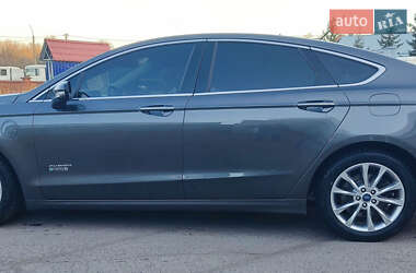 Седан Ford Fusion 2017 в 