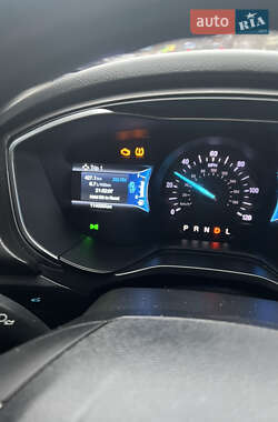 Седан Ford Fusion 2019 в 
