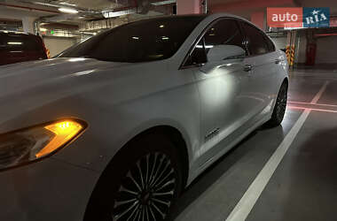 Седан Ford Fusion 2014 в 