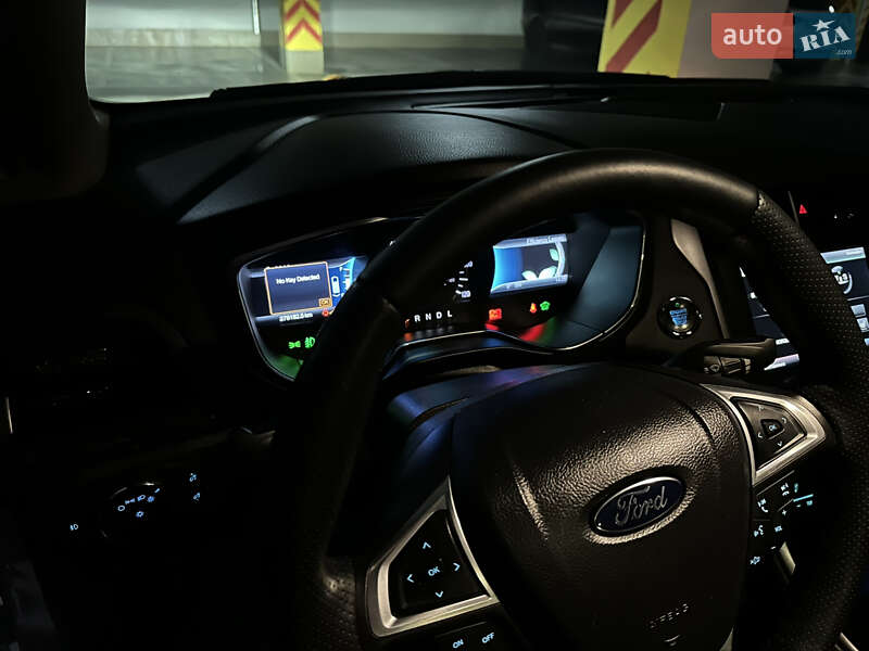 Седан Ford Fusion 2014 в Одесі