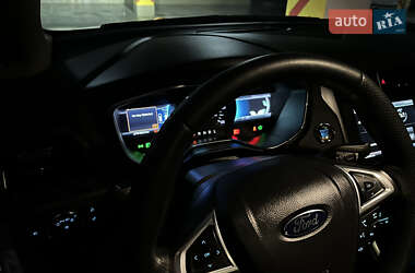 Седан Ford Fusion 2014 в 