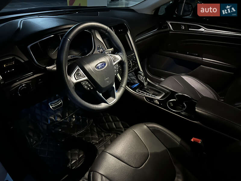 Седан Ford Fusion 2014 в Одесі
