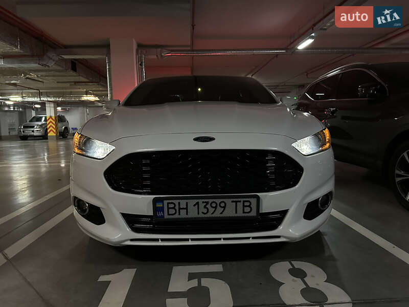 Седан Ford Fusion 2014 в Одесі