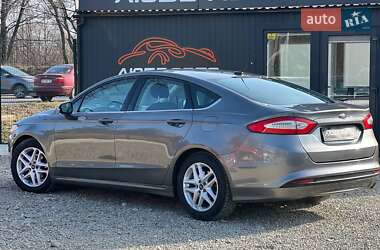 Седан Ford Fusion 2013 в Стрию