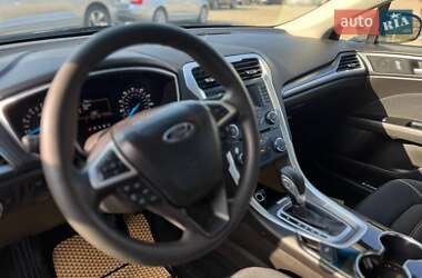 Седан Ford Fusion 2013 в Стрию