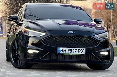 Седан Ford Fusion 2017 в 
