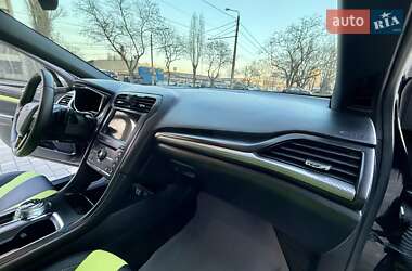 Седан Ford Fusion 2017 в 