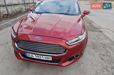 Седан Ford Fusion 2016 в 