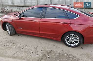 Седан Ford Fusion 2016 в 