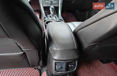 Седан Ford Fusion 2016 в 