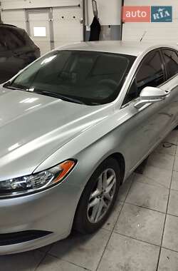 Седан Ford Fusion 2016 в 