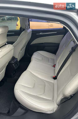 Седан Ford Fusion 2014 в 
