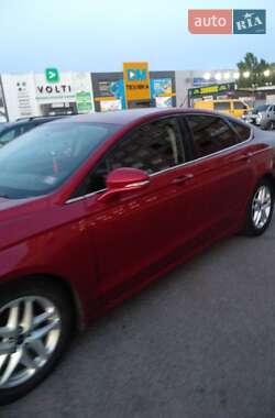 Седан Ford Fusion 2015 в 
