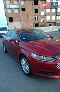 Седан Ford Fusion 2015 в 