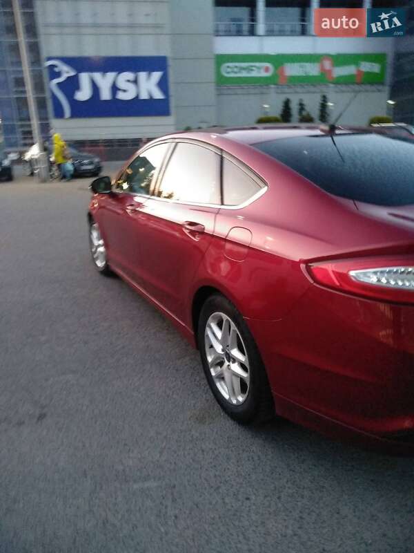 Седан Ford Fusion 2015 в Виннице