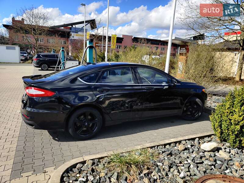 Седан Ford Fusion 2015 в Львове