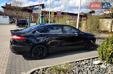 Седан Ford Fusion 2015 в 