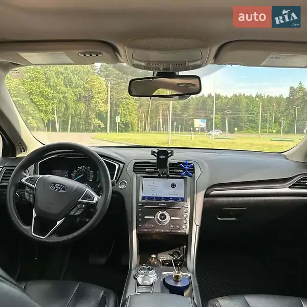 Седан Ford Fusion 2019 в 