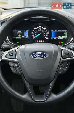 Седан Ford Fusion 2019 в 
