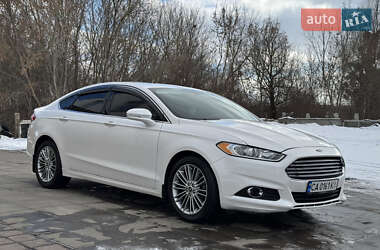 Седан Ford Fusion 2014 в Смілі