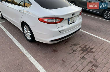 Седан Ford Fusion 2016 в 