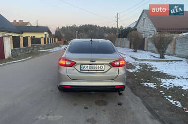 Седан Ford Fusion 2015 в 