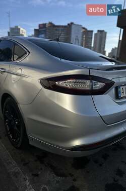 Седан Ford Fusion 2013 в 