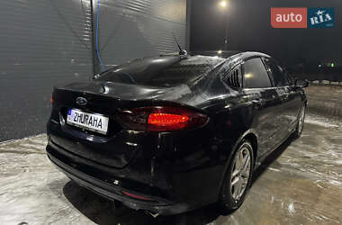 Седан Ford Fusion 2013 в 
