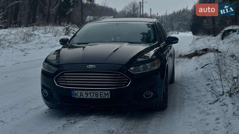 Седан Ford Fusion 2015 в Изюме