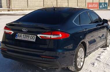 Седан Ford Fusion 2020 в 