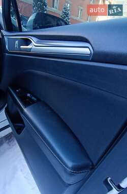 Седан Ford Fusion 2014 в 